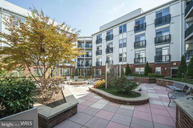 1800 WILSON - Residential Lease