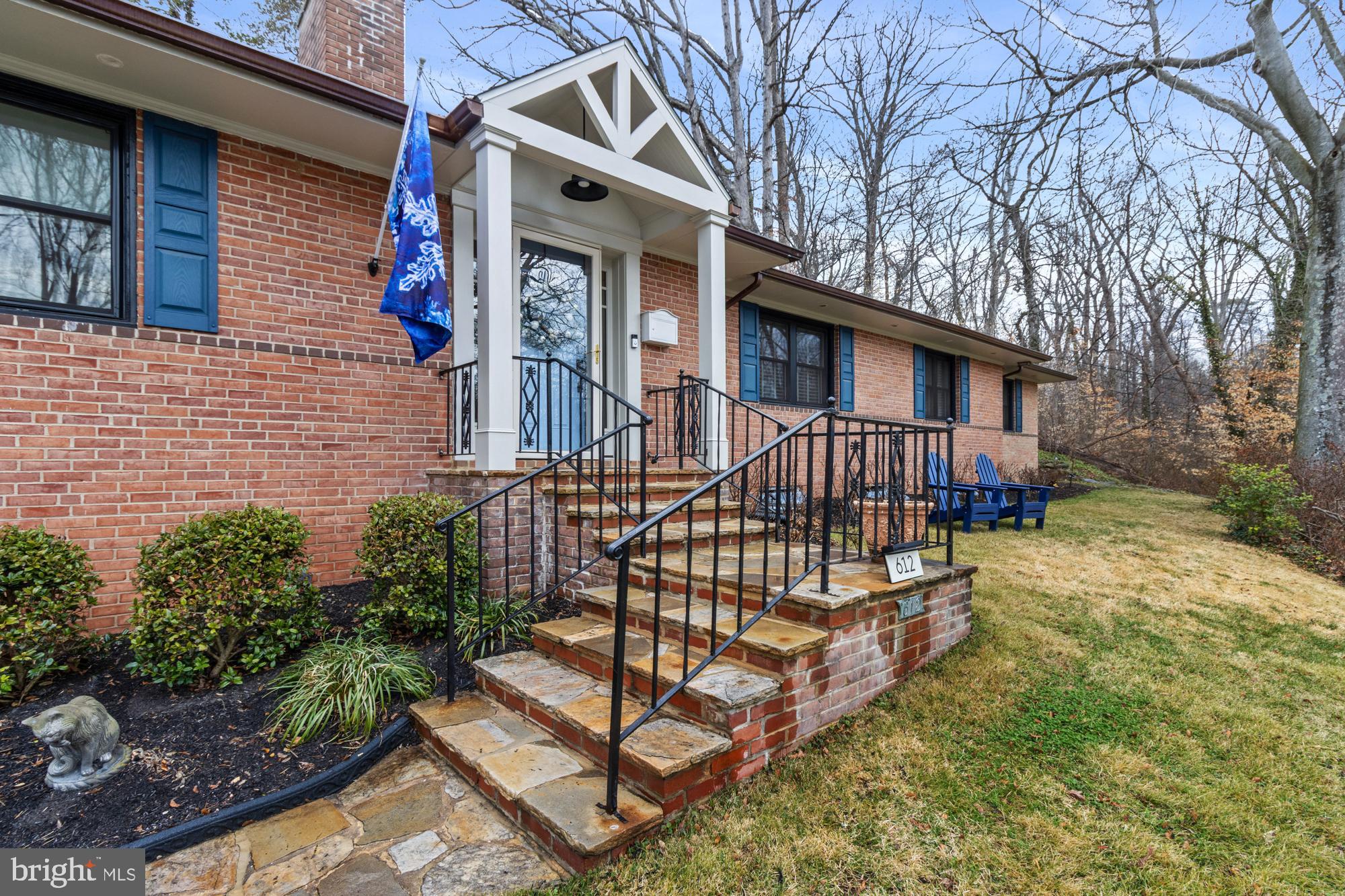 612 W CHESAPEAKE AVENUE