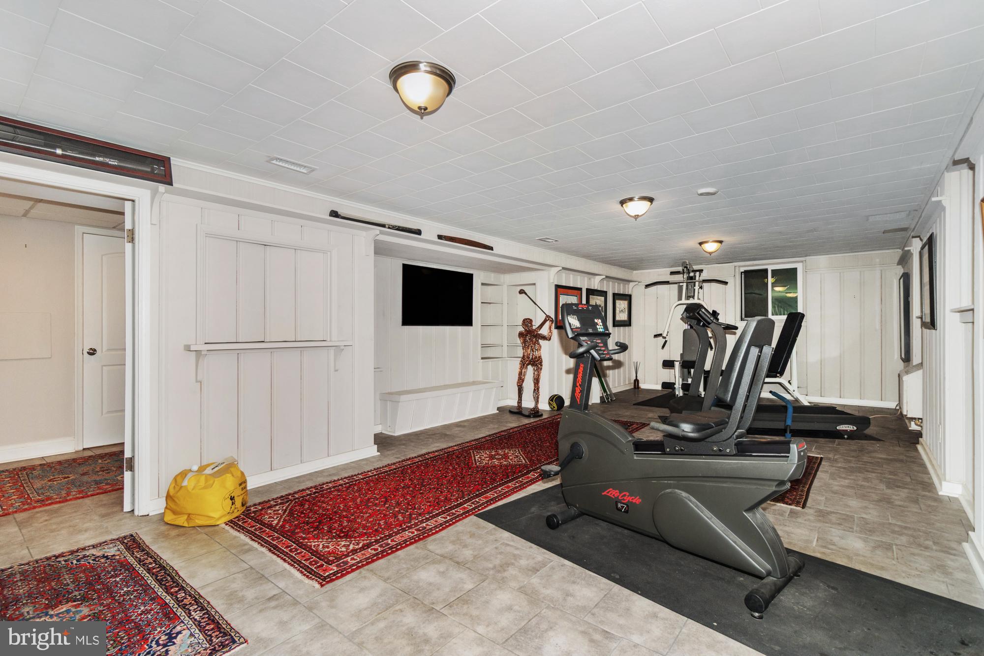 SOUTHLAND HILLS - Residential