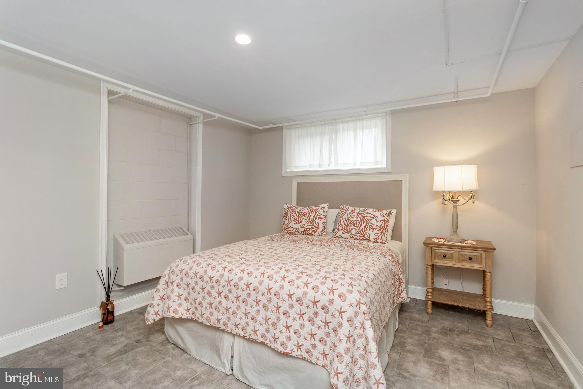 SOUTHLAND HILLS - Residential