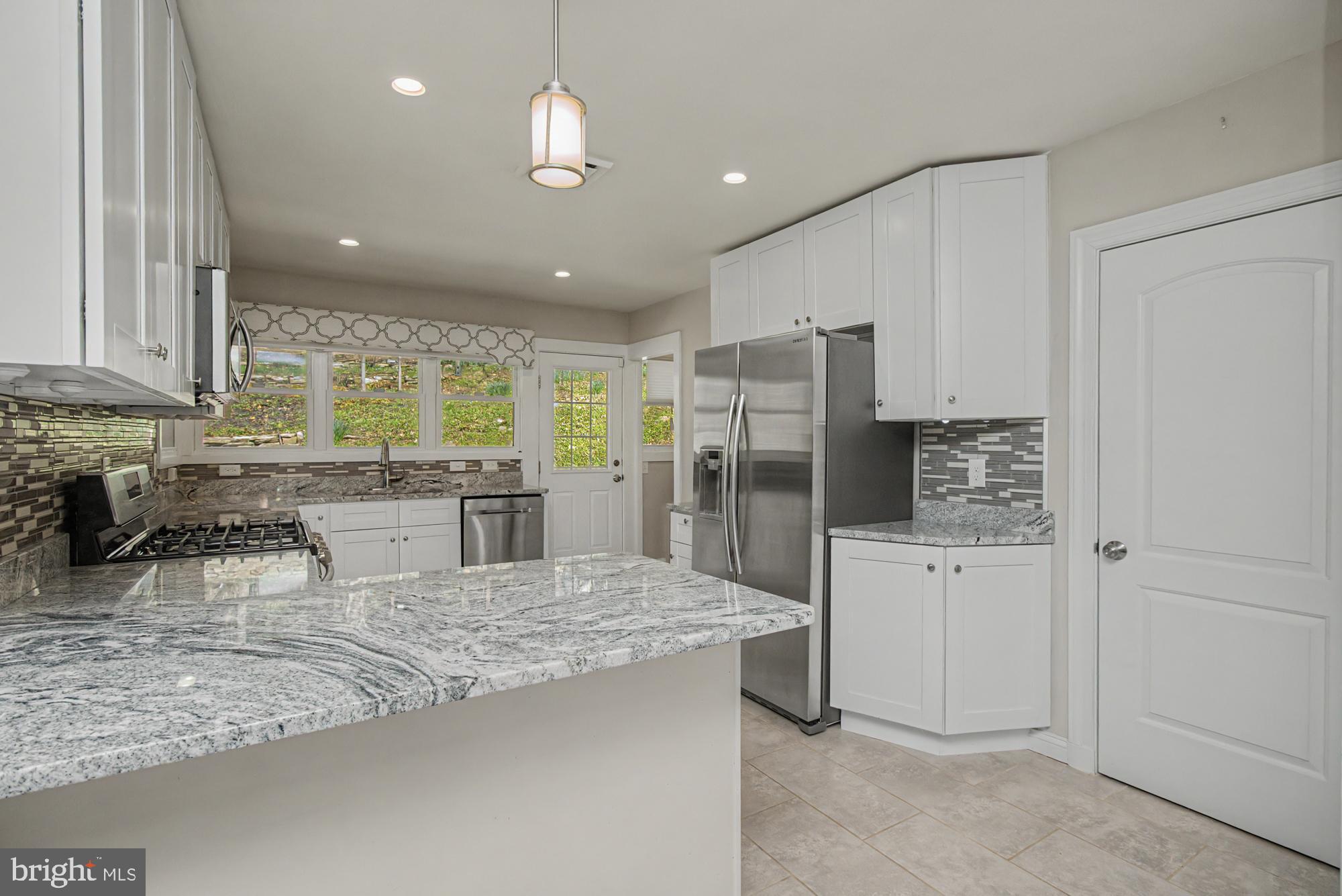 SOUTHLAND HILLS - Residential