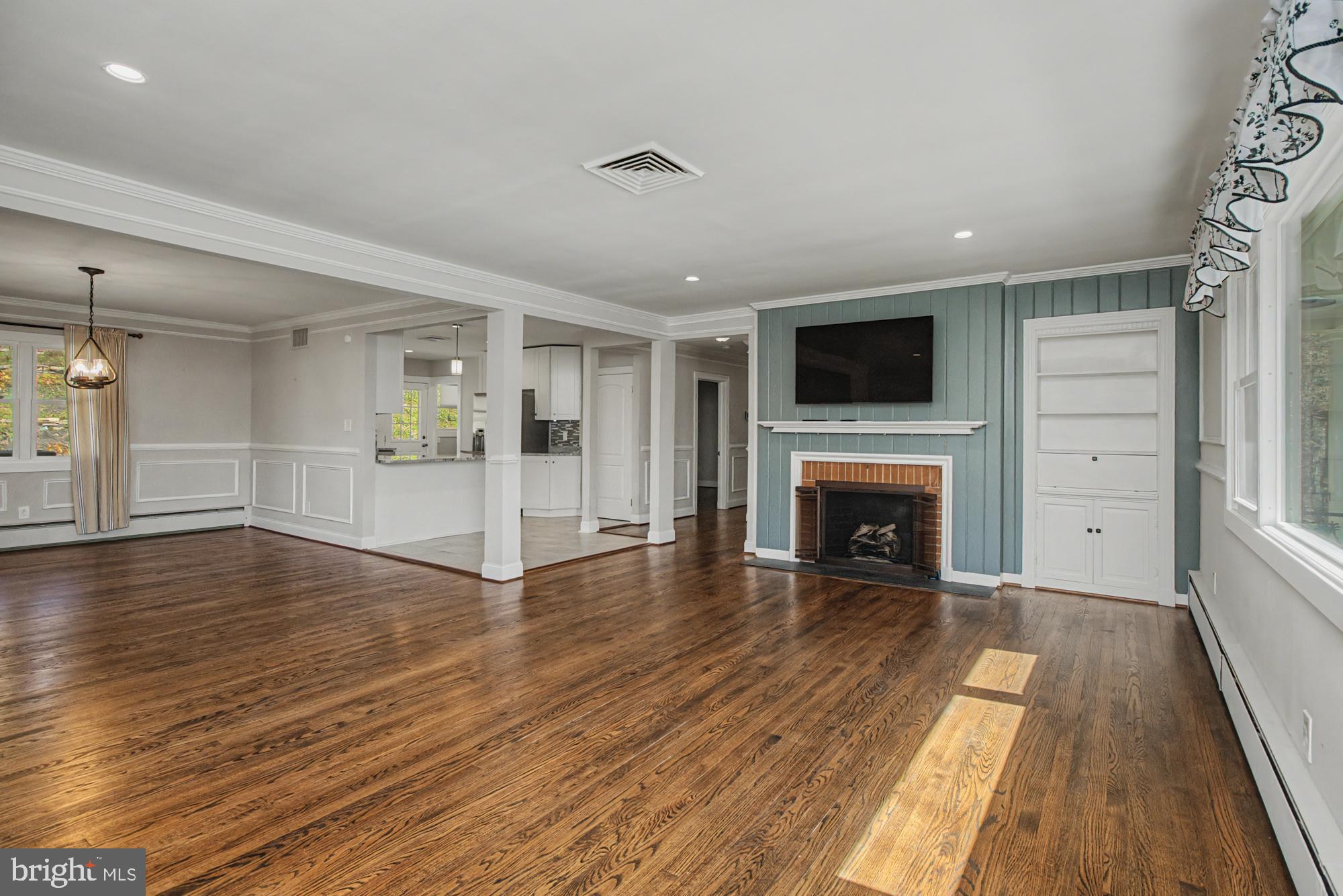 SOUTHLAND HILLS - Residential