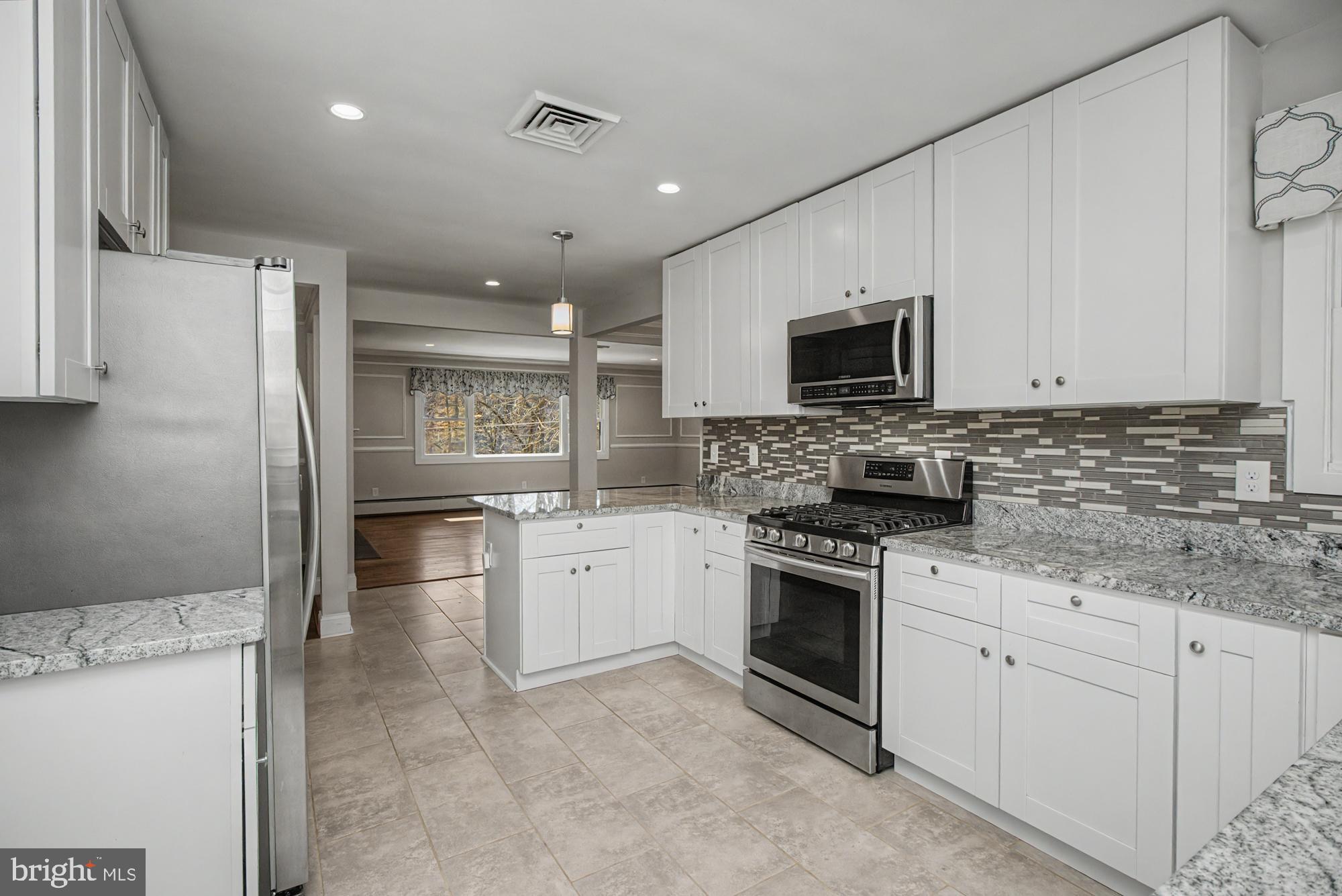 SOUTHLAND HILLS - Residential