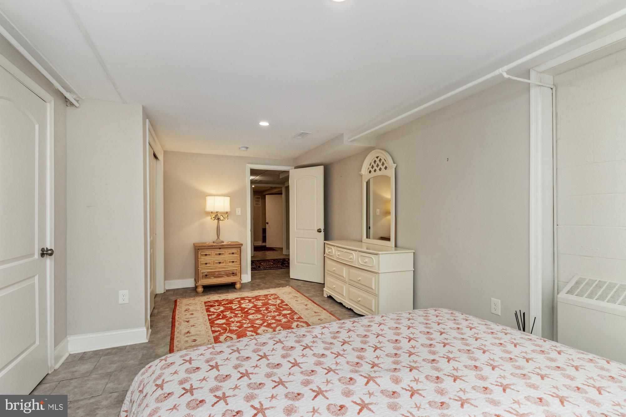 SOUTHLAND HILLS - Residential