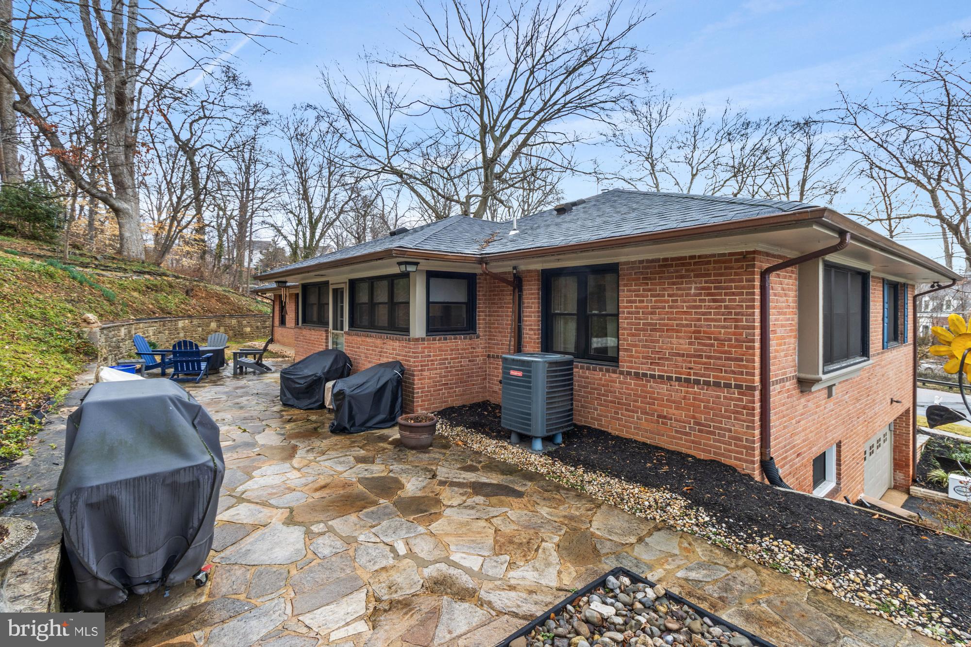 SOUTHLAND HILLS - Residential