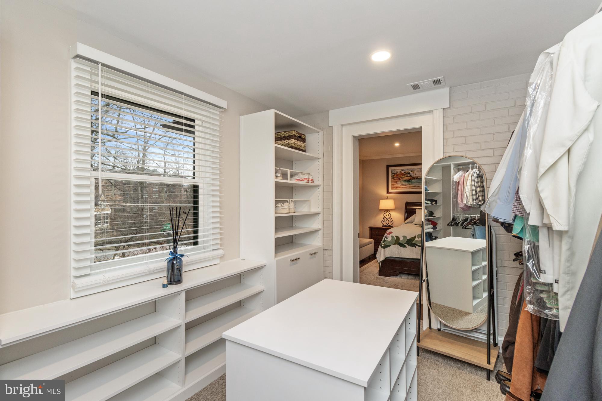 SOUTHLAND HILLS - Residential