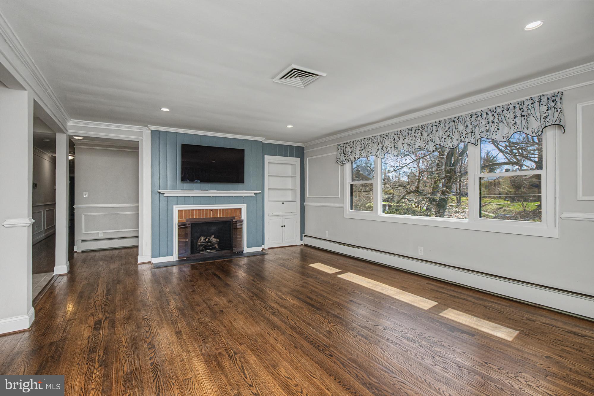 SOUTHLAND HILLS - Residential