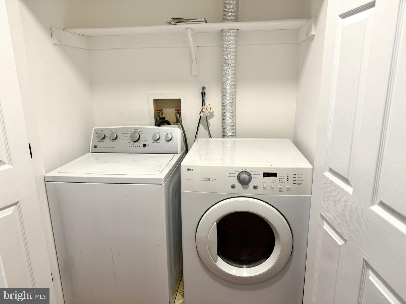 FOXMOOR - Residential Lease