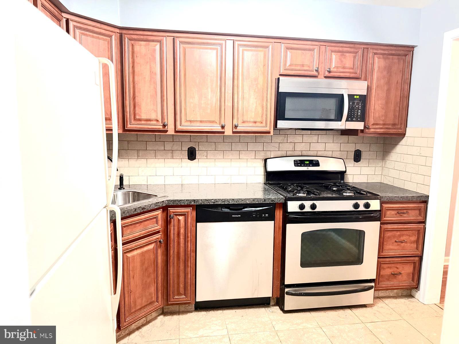 FOXMOOR - Residential Lease