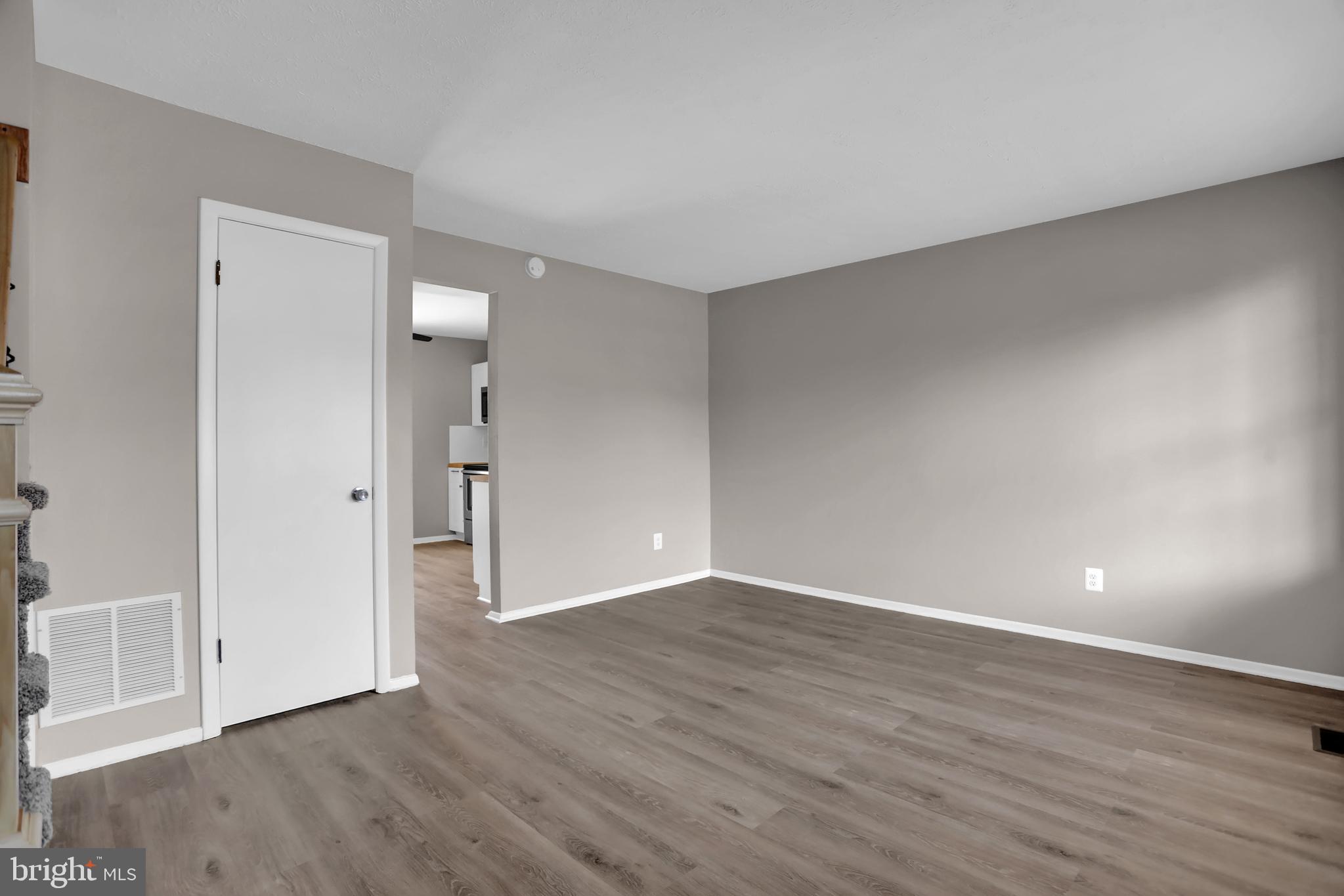 HARFORD SQUARE - Residential