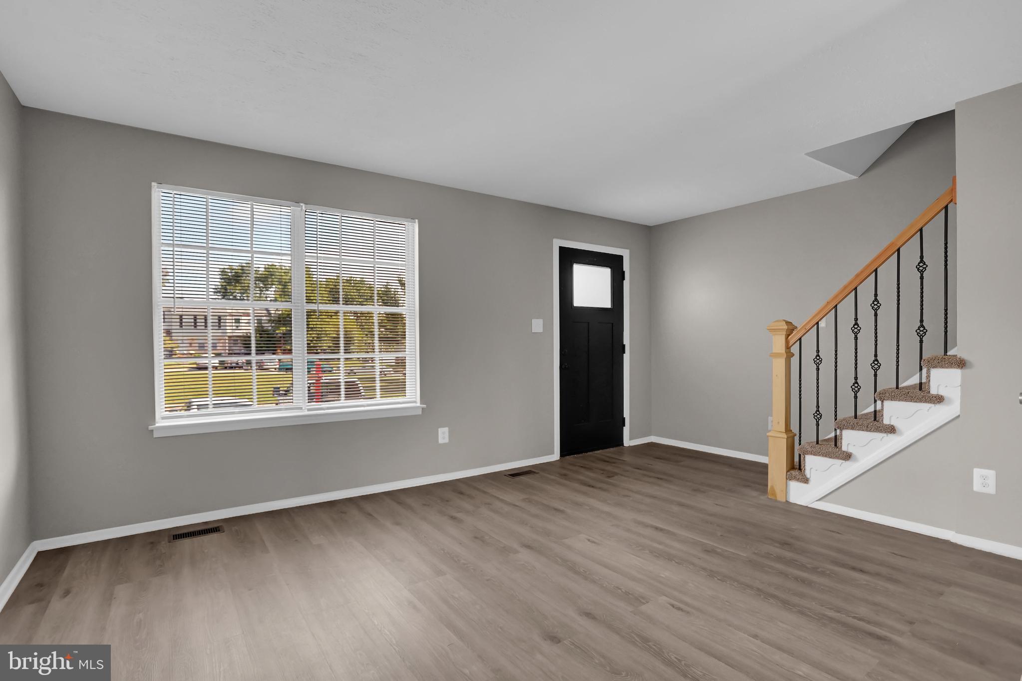 HARFORD SQUARE - Residential