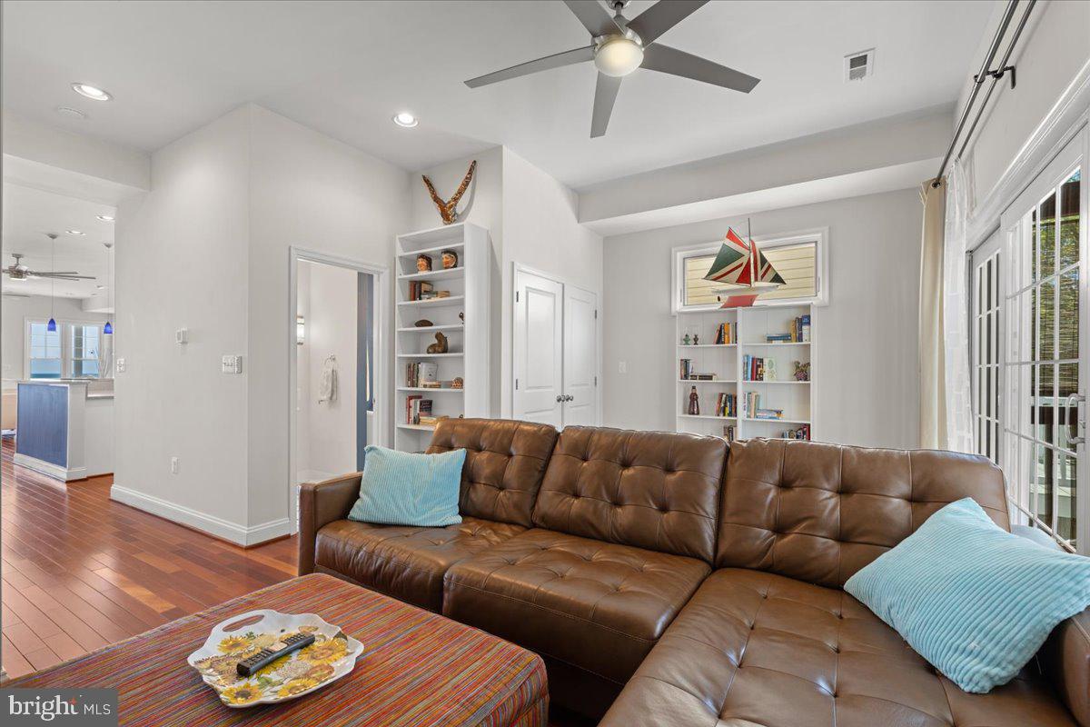 NORTH CHESAPEAKE BEACH - Residential