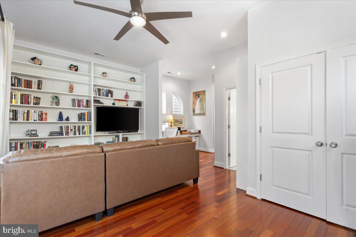 NORTH CHESAPEAKE BEACH - Residential