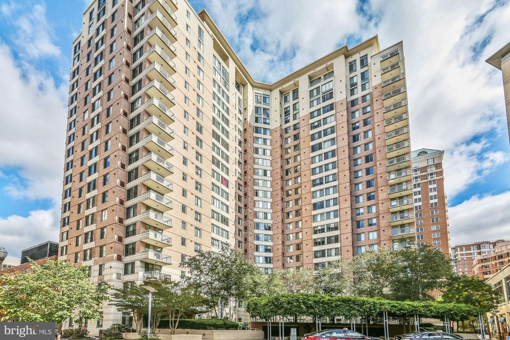 Photo of 851 N Glebe Road #1809, ARLINGTON, VA 22203 (MLS # VAAR2065420)