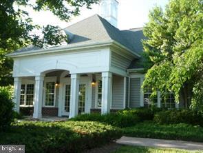 4542 SUPERIOR SQUARE