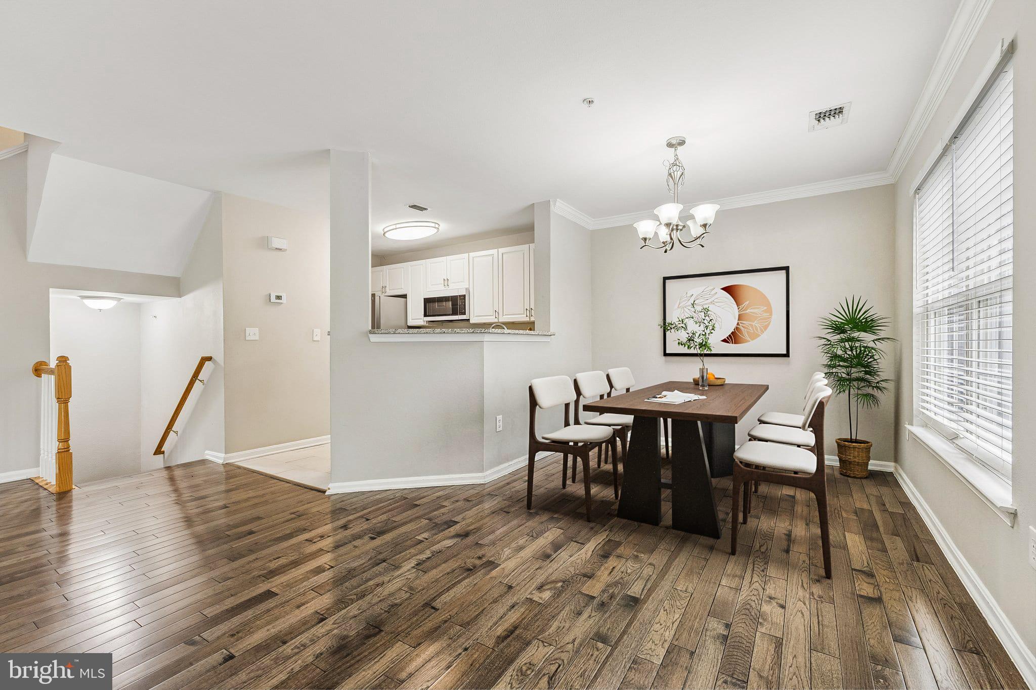 4542 SUPERIOR SQUARE