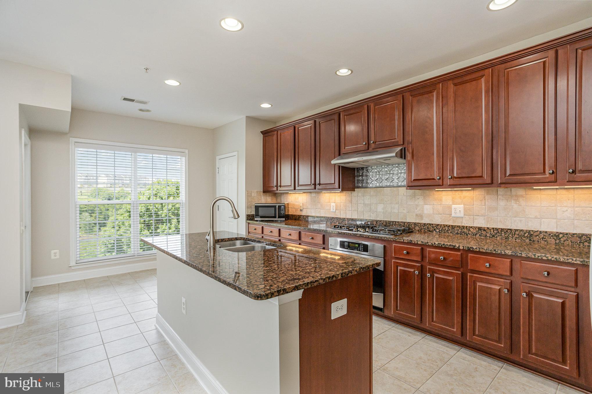 POTOMAC CLUB - Residential