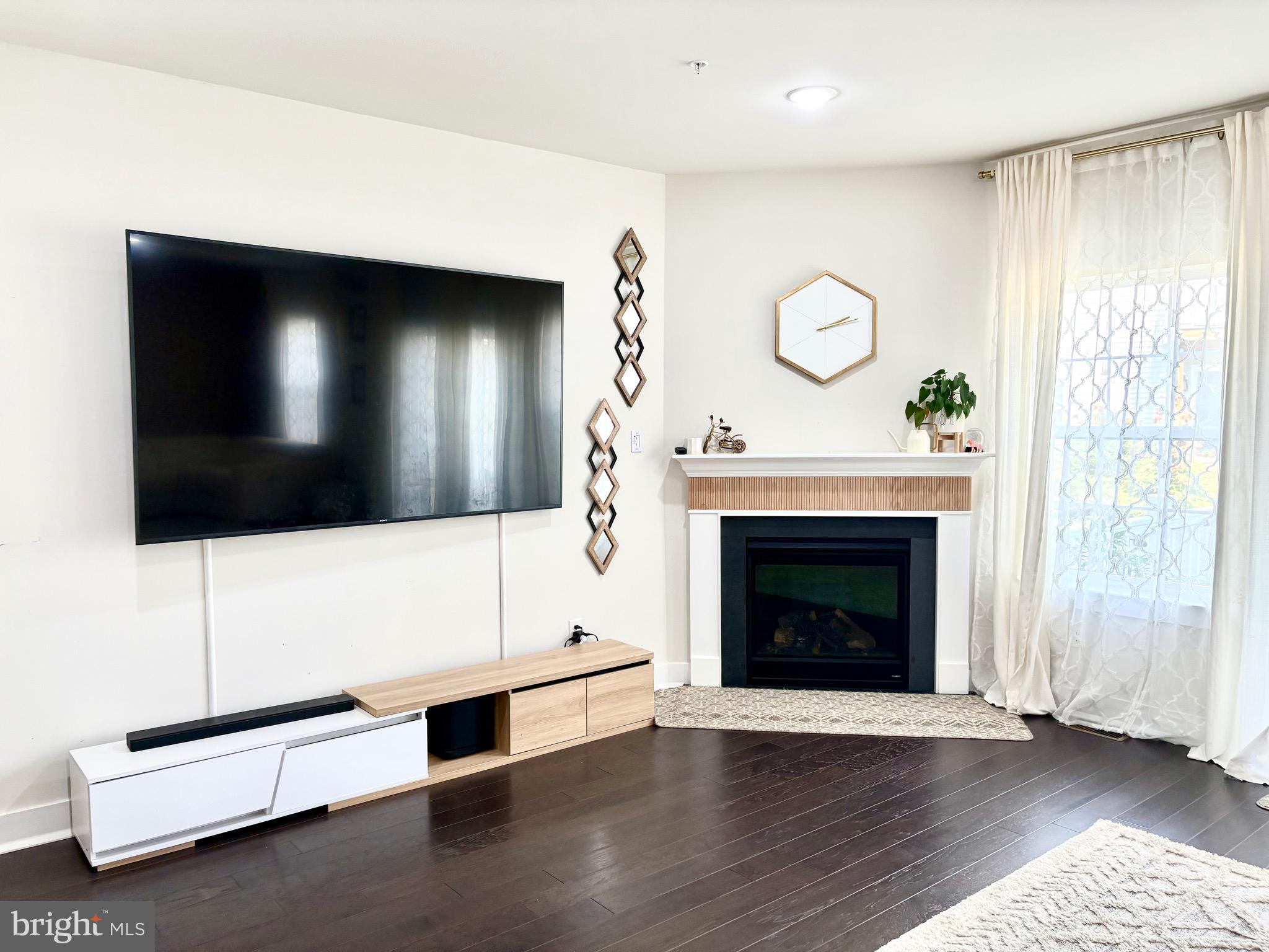 LOCHIEL FARM - Residential Lease