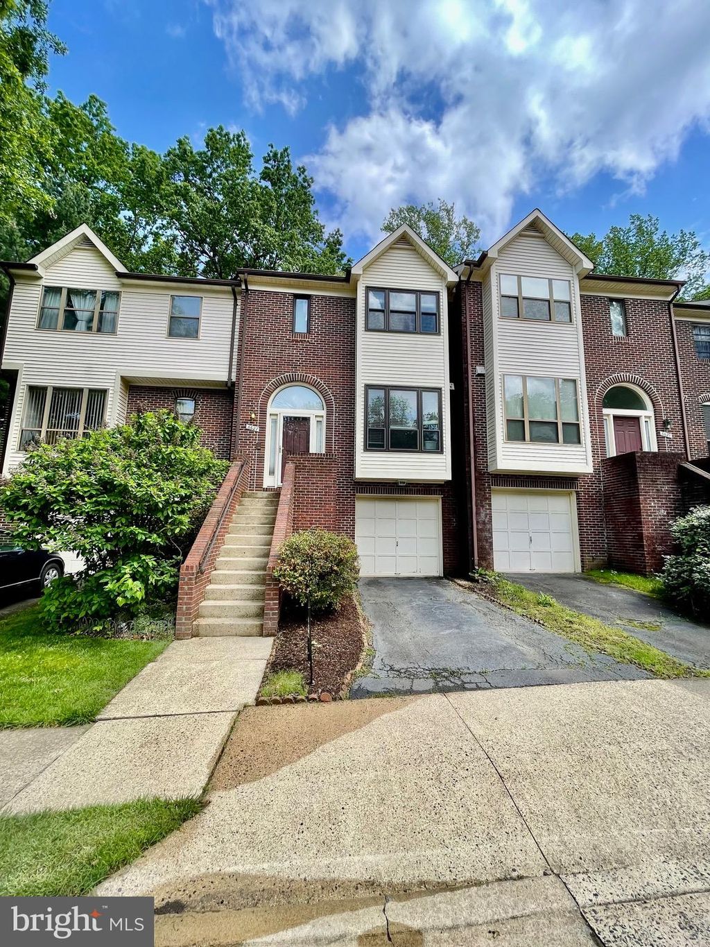 Photo of 6627 Westbury Oaks Court, SPRINGFIELD, VA 22152 (MLS # VAFX2265446)