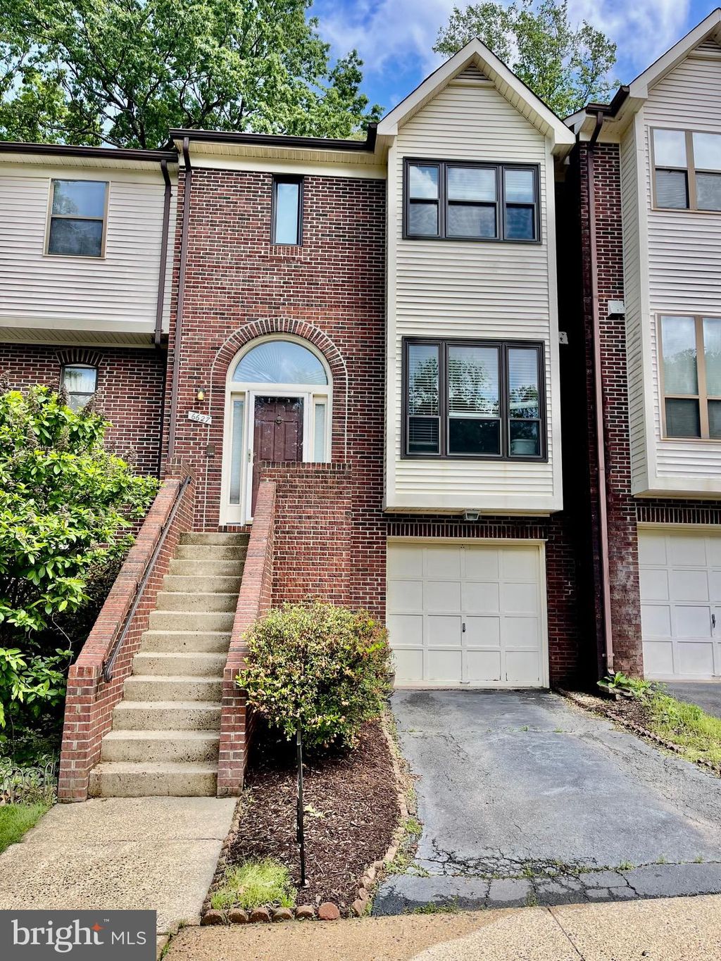 Photo of 6627 Westbury Oaks Court, SPRINGFIELD, VA 22152 (MLS # VAFX2265446)