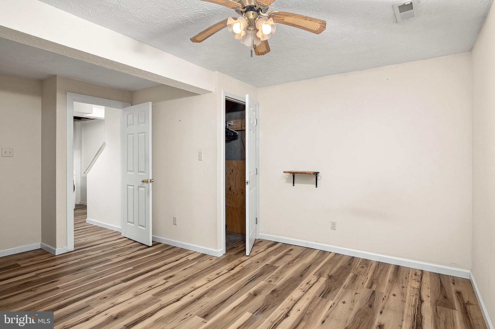 HARMANS WOODS - Residential