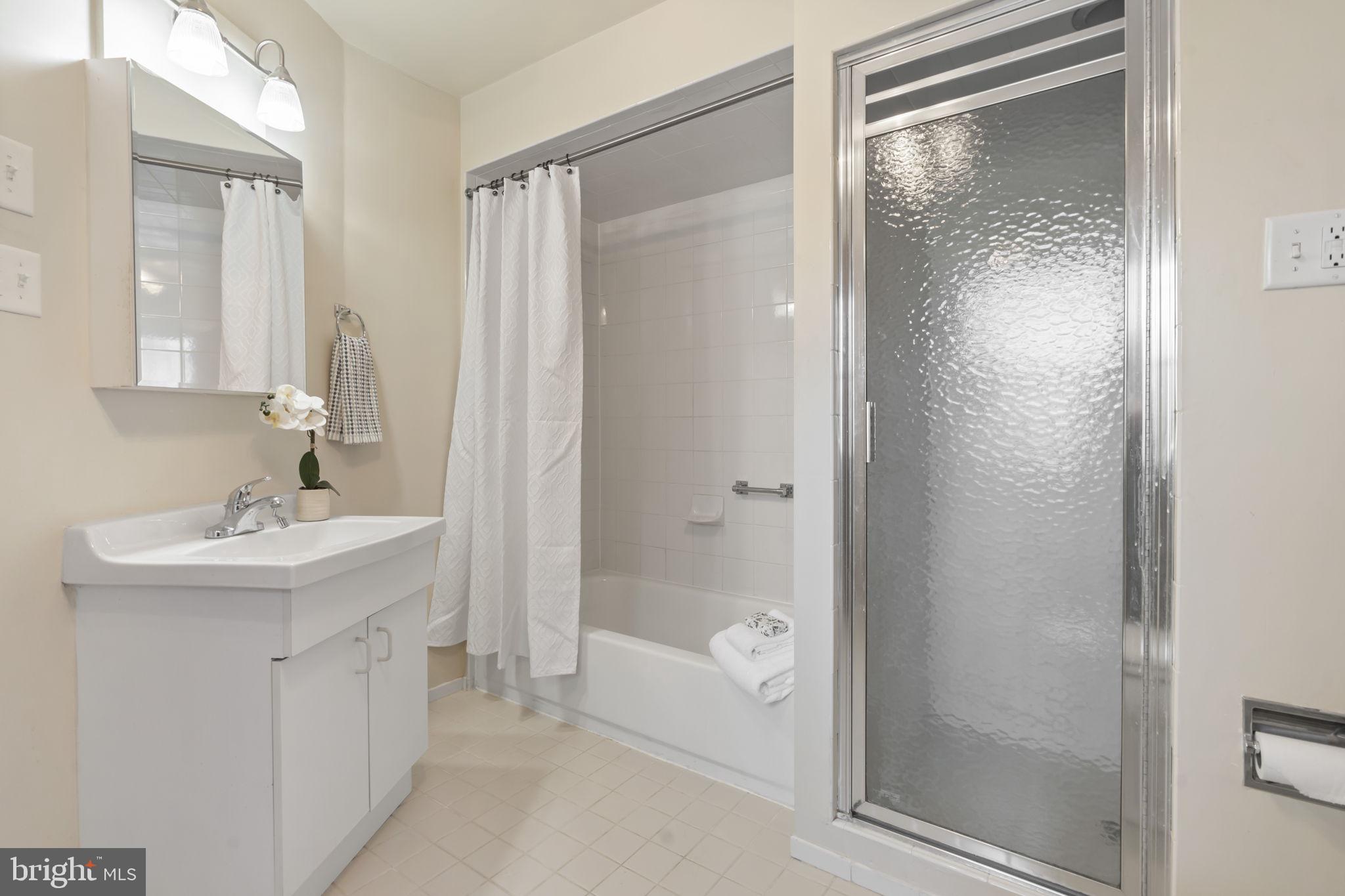 BELLA VISTA - Residential