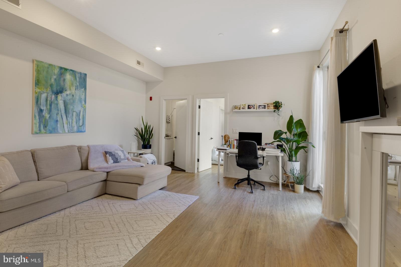 EAST PASSYUNK CROSSING - Residential Lease