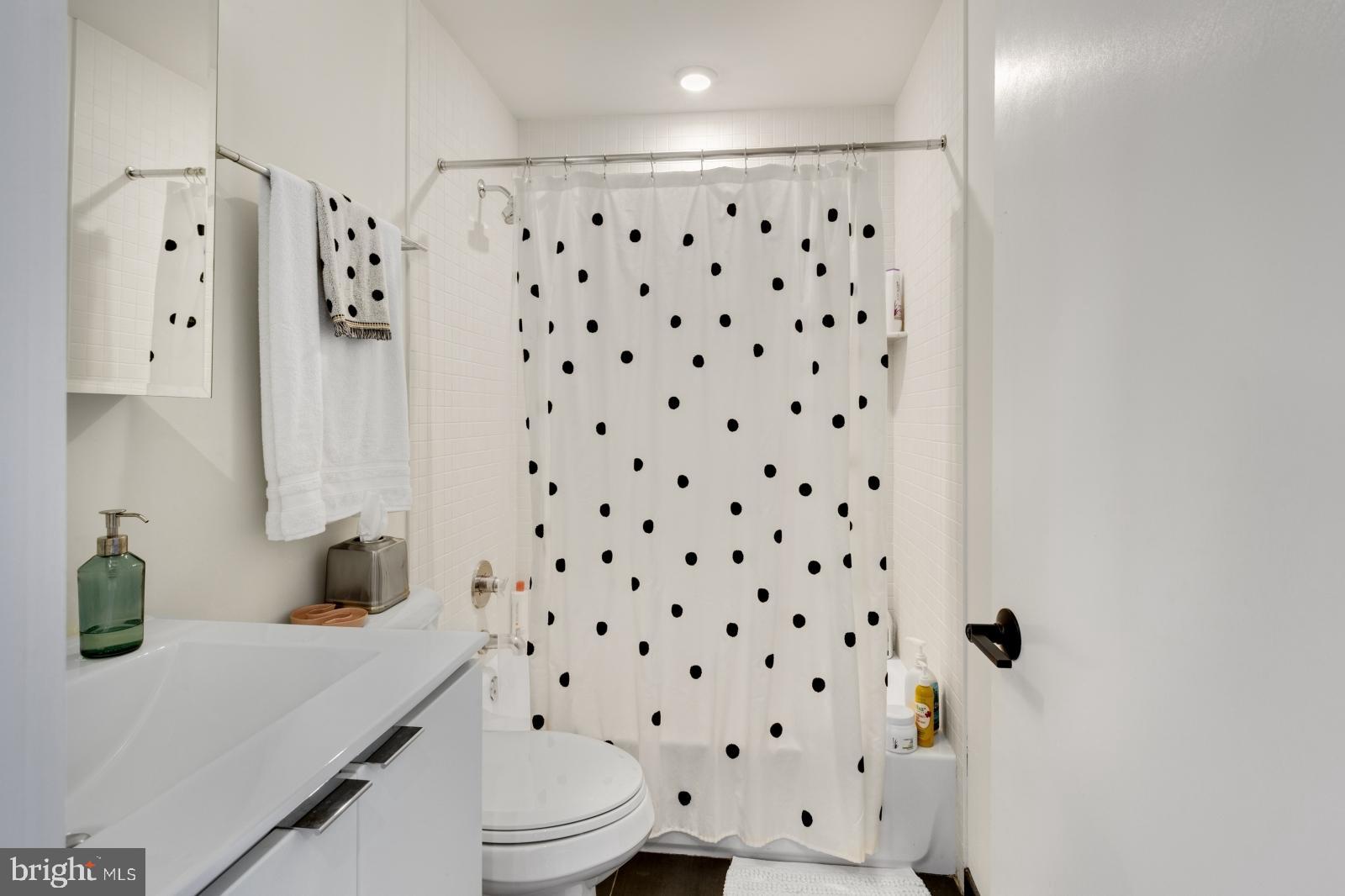 EAST PASSYUNK CROSSING - Residential Lease