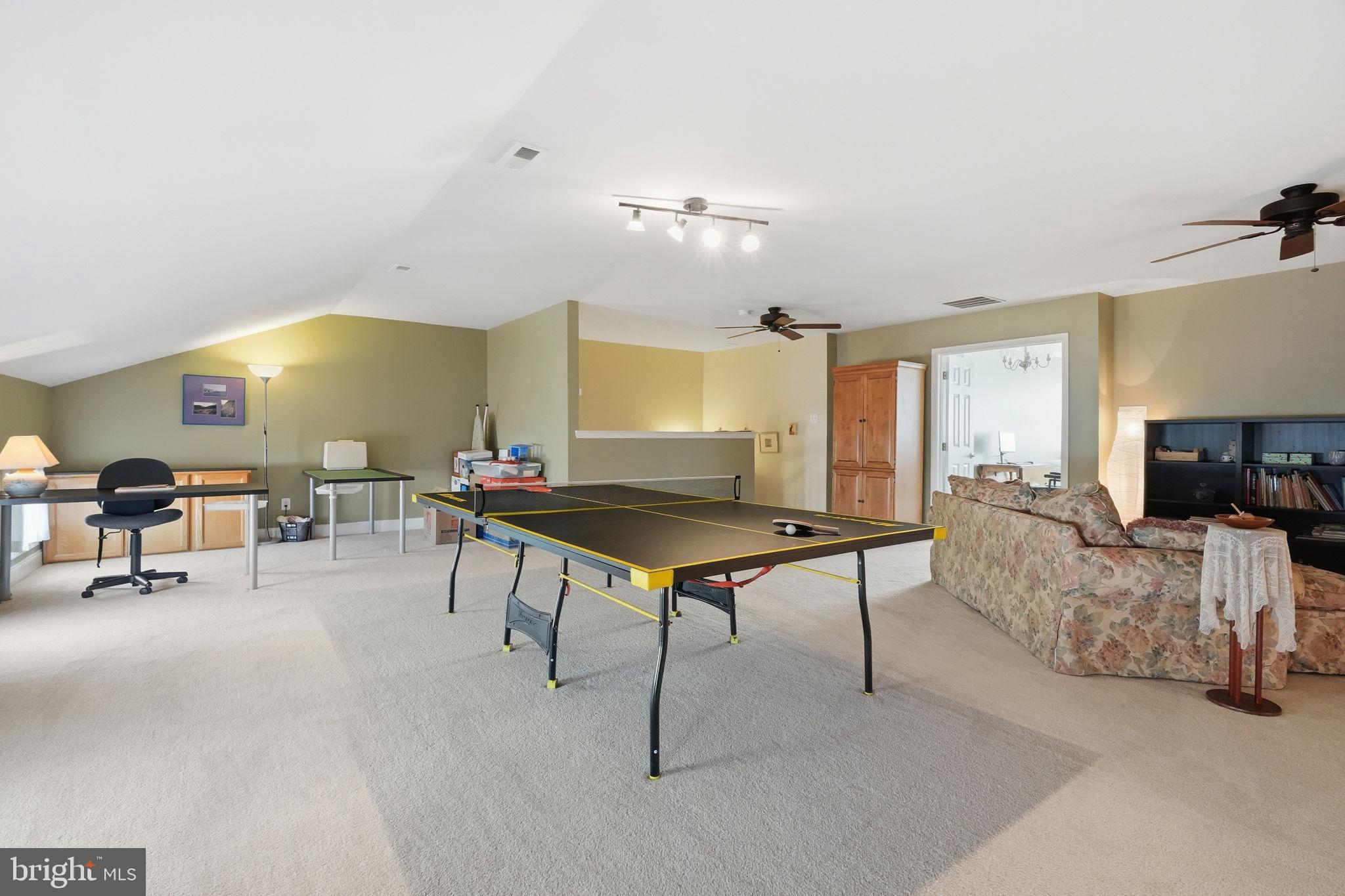 NEWTOWN WALK - Residential