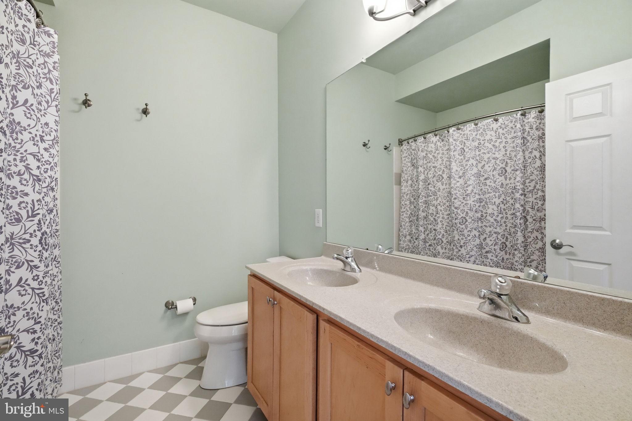 NEWTOWN WALK - Residential