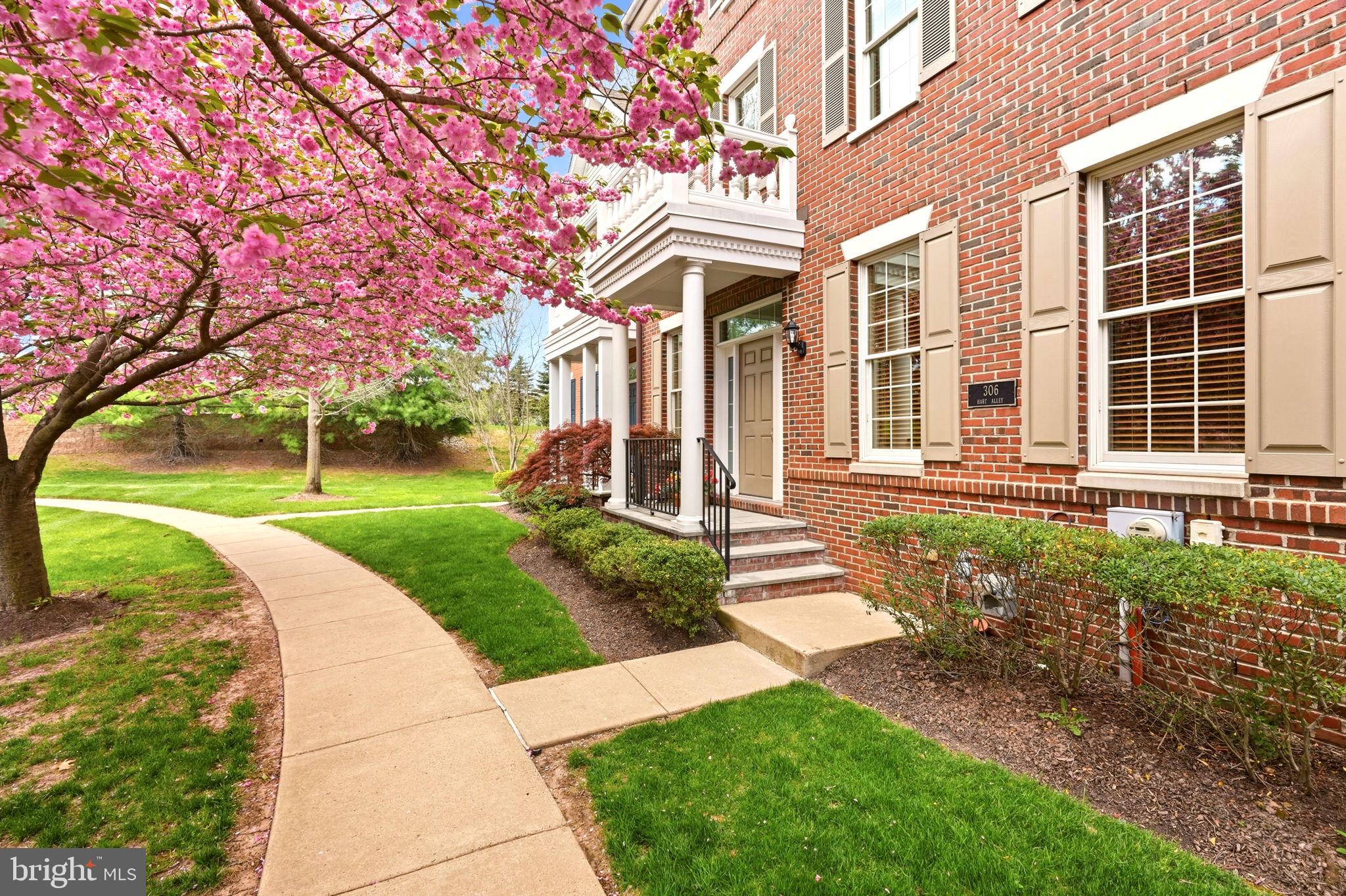 NEWTOWN WALK - Residential