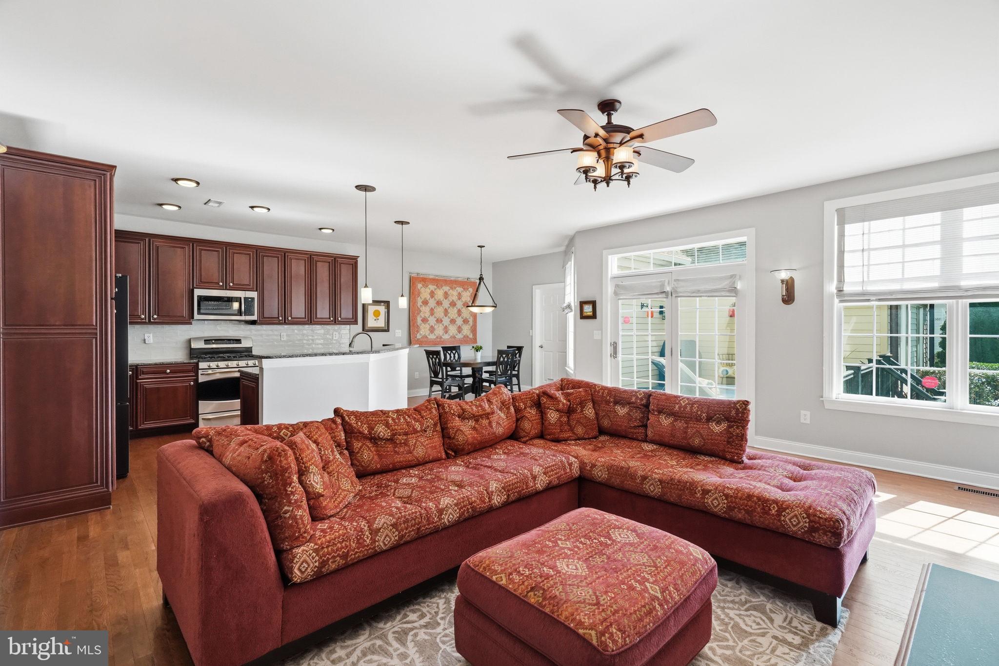 NEWTOWN WALK - Residential