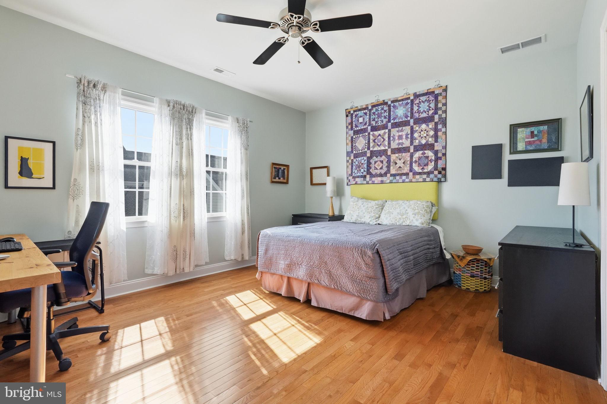 NEWTOWN WALK - Residential