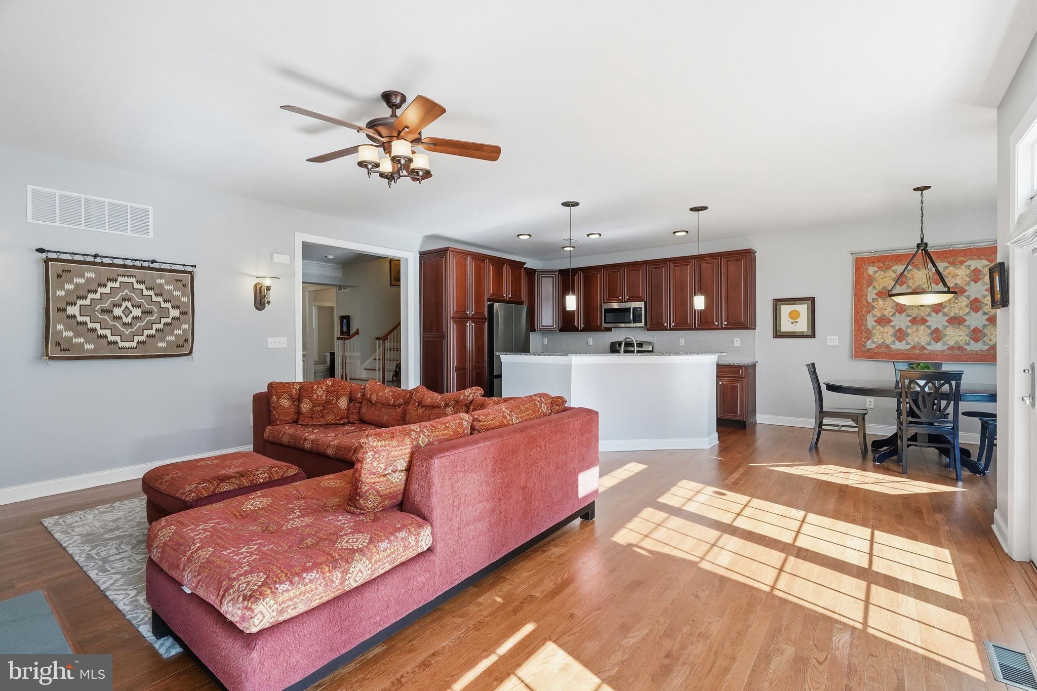 NEWTOWN WALK - Residential