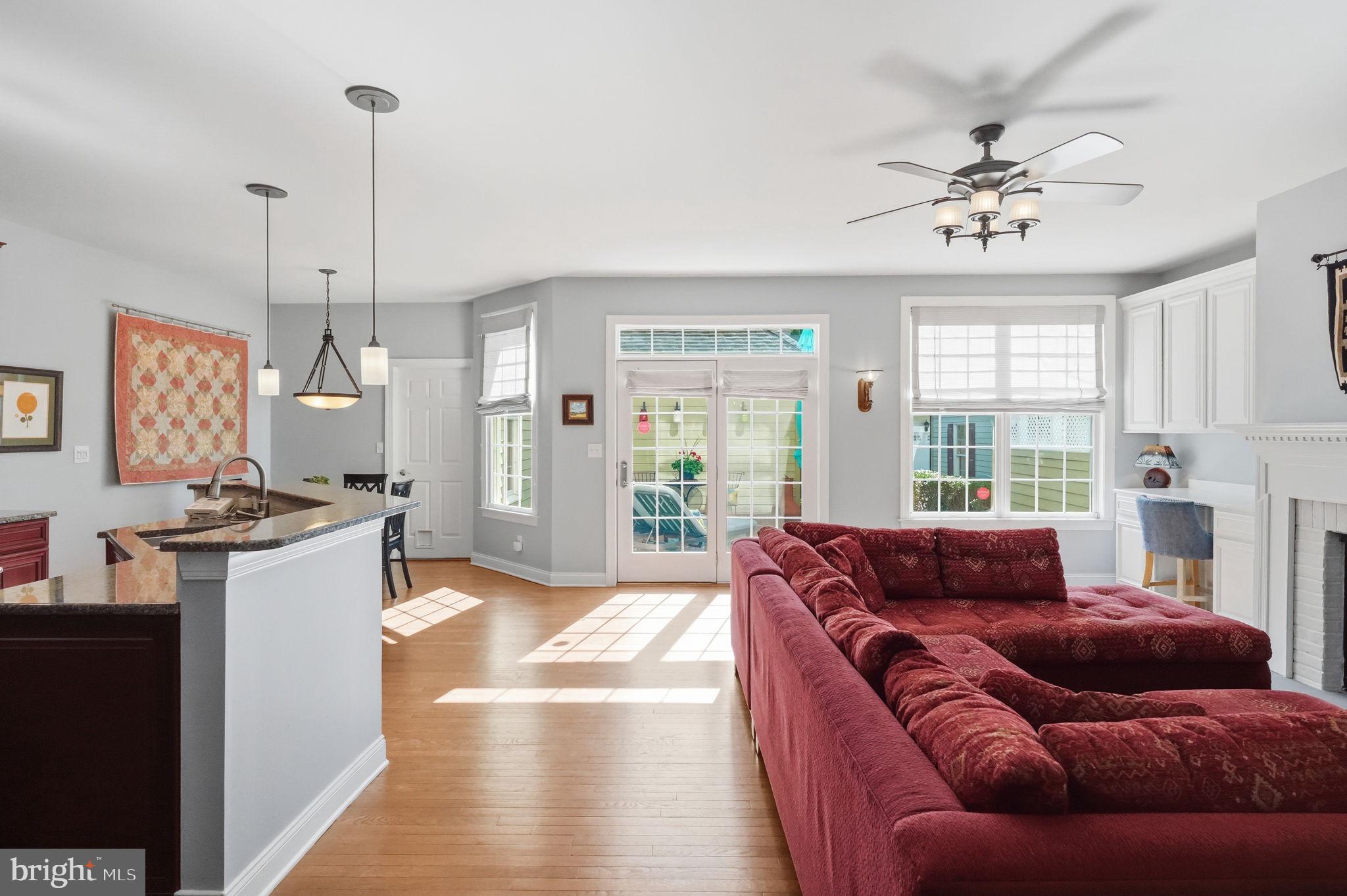 NEWTOWN WALK - Residential