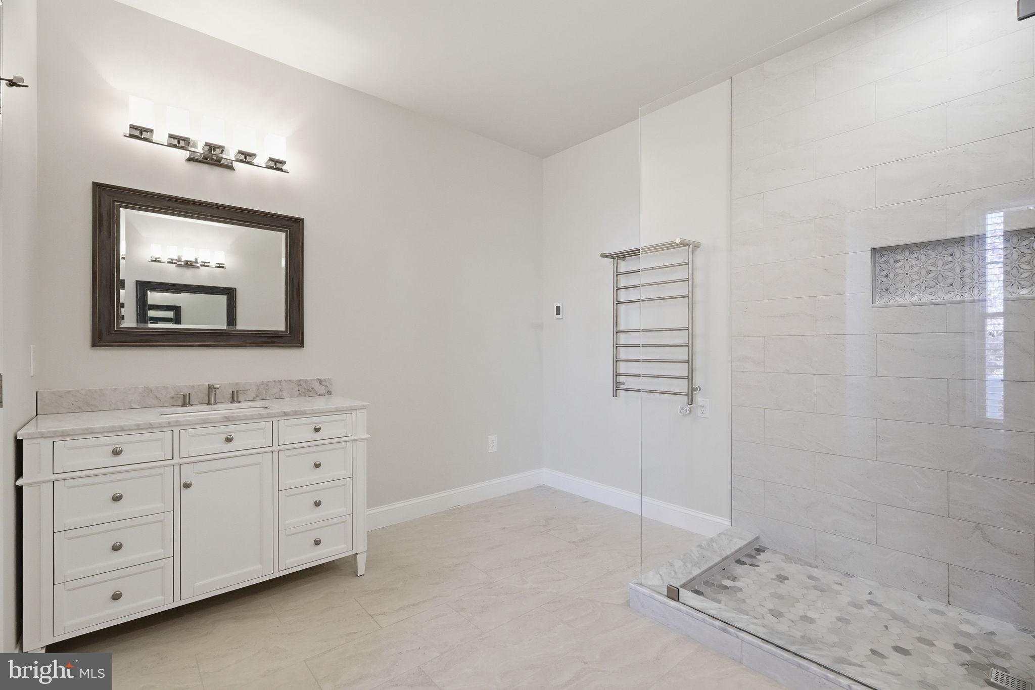 NEWTOWN WALK - Residential