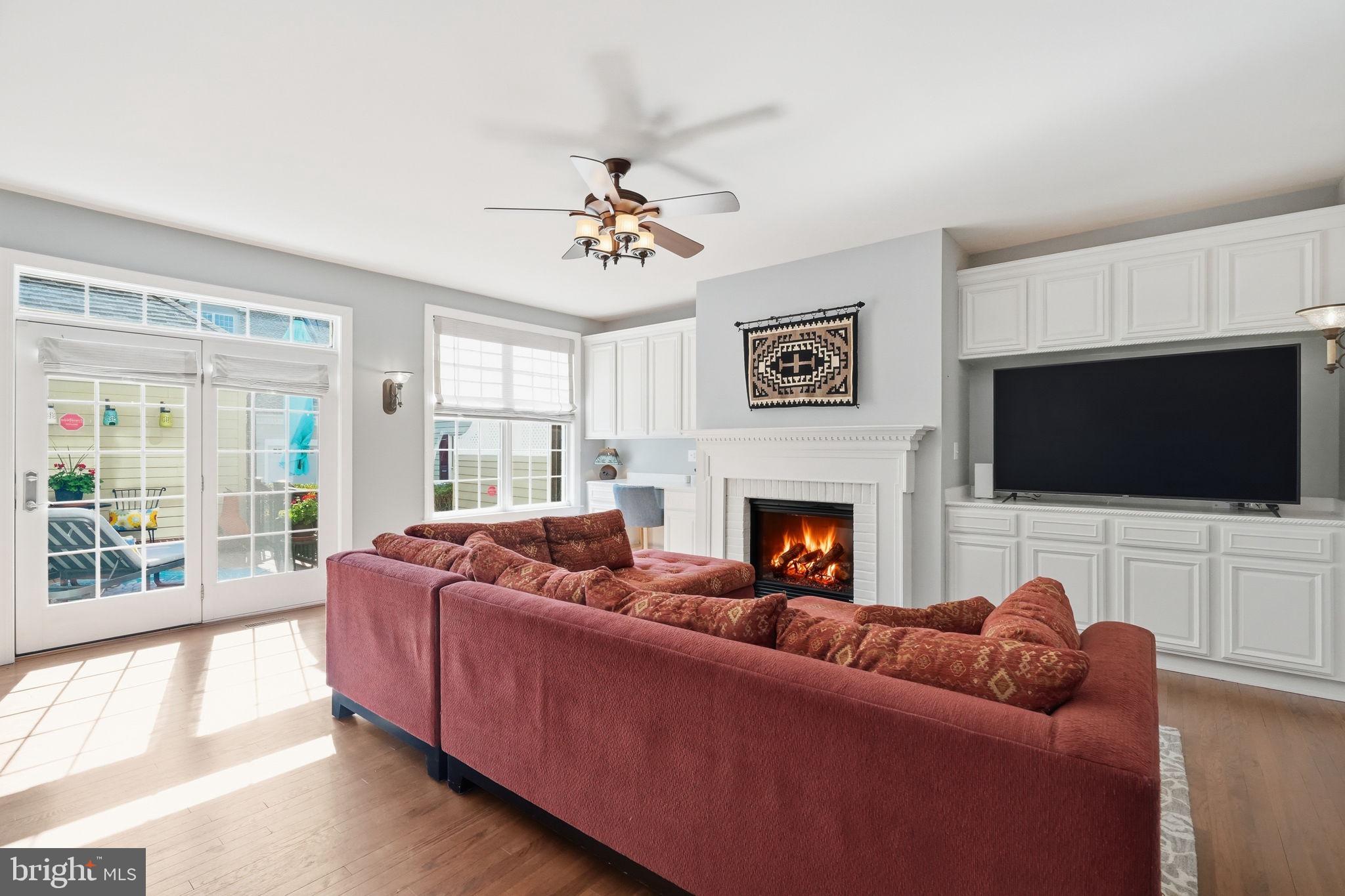 NEWTOWN WALK - Residential