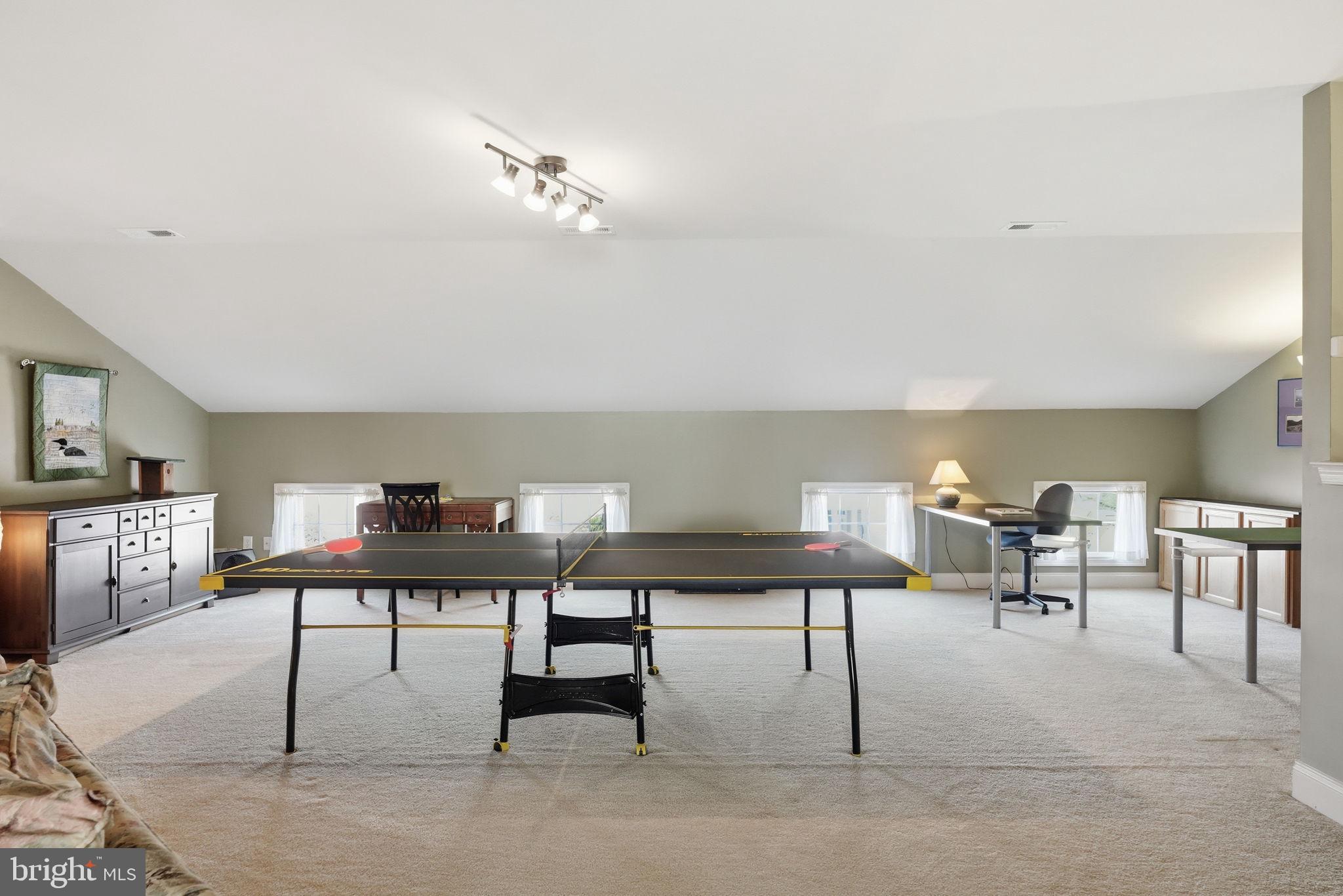 NEWTOWN WALK - Residential