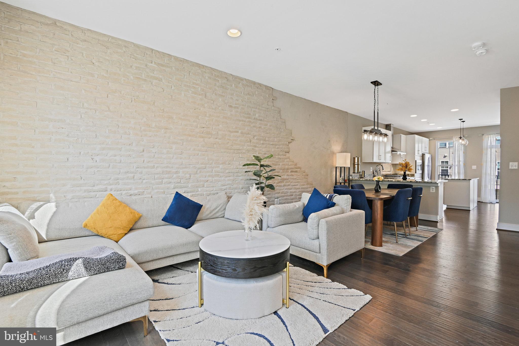 BRAMBLETON TOWN CENTER - Residential