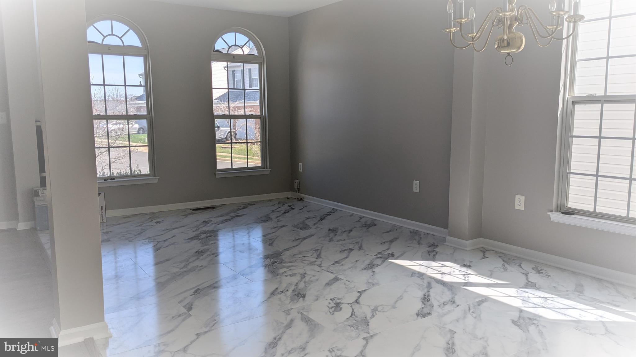 STRATFORD - Residential Lease