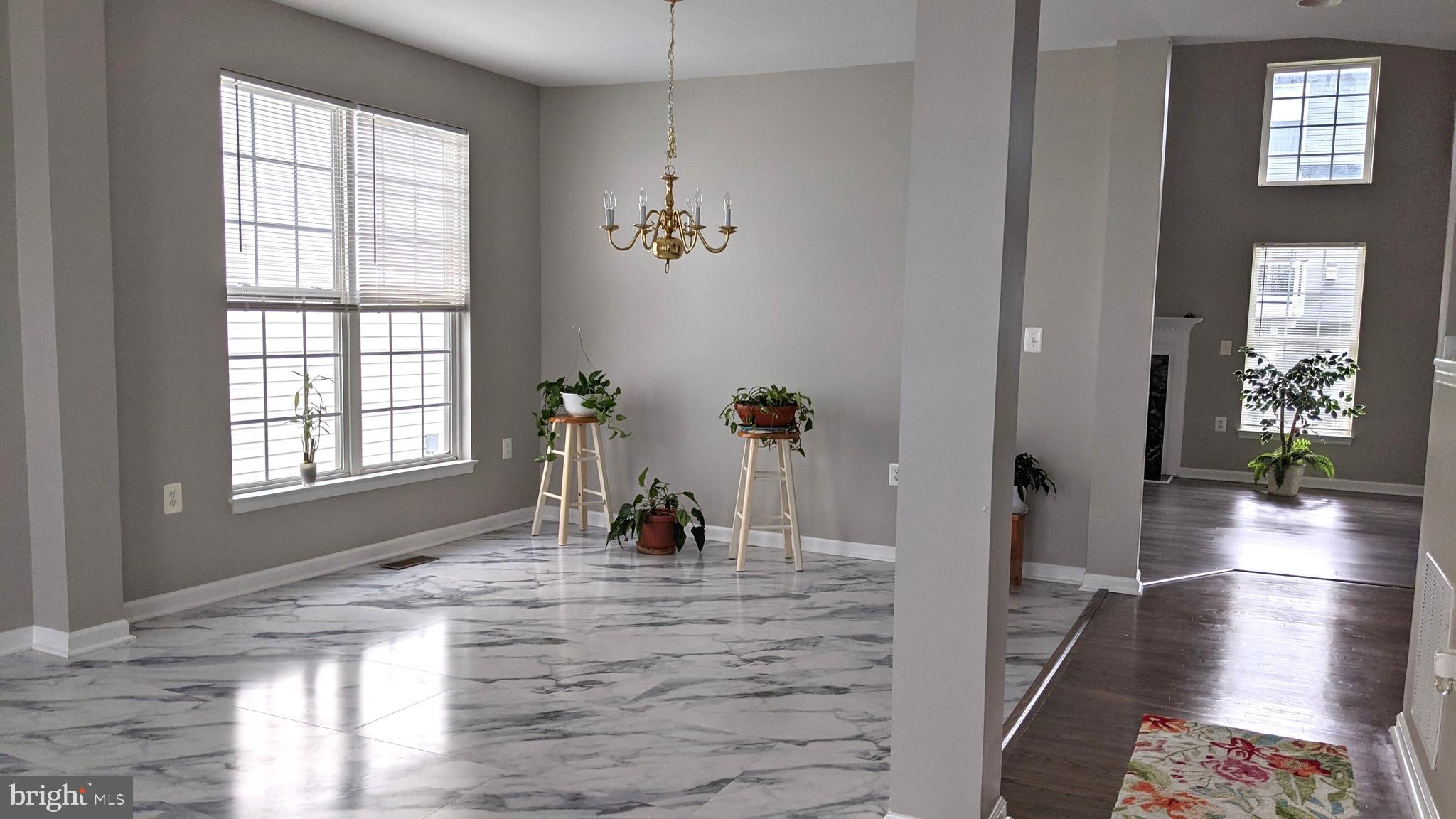 STRATFORD - Residential Lease