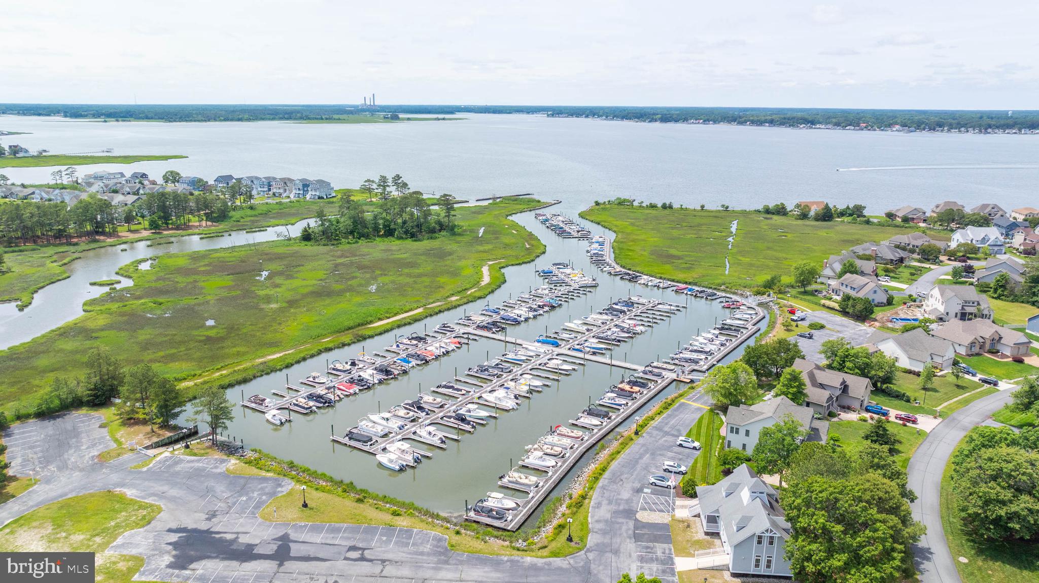 BAY COLONY - Residential