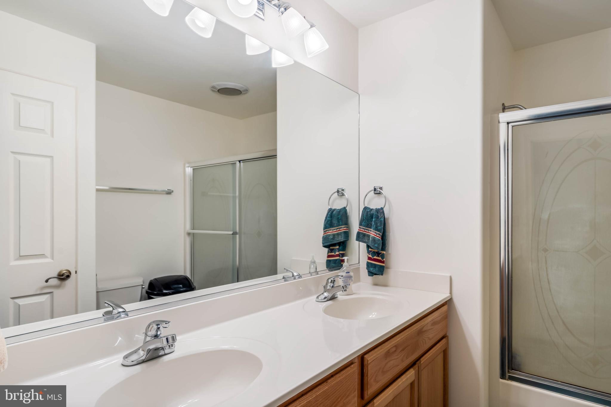 BAY COLONY - Residential