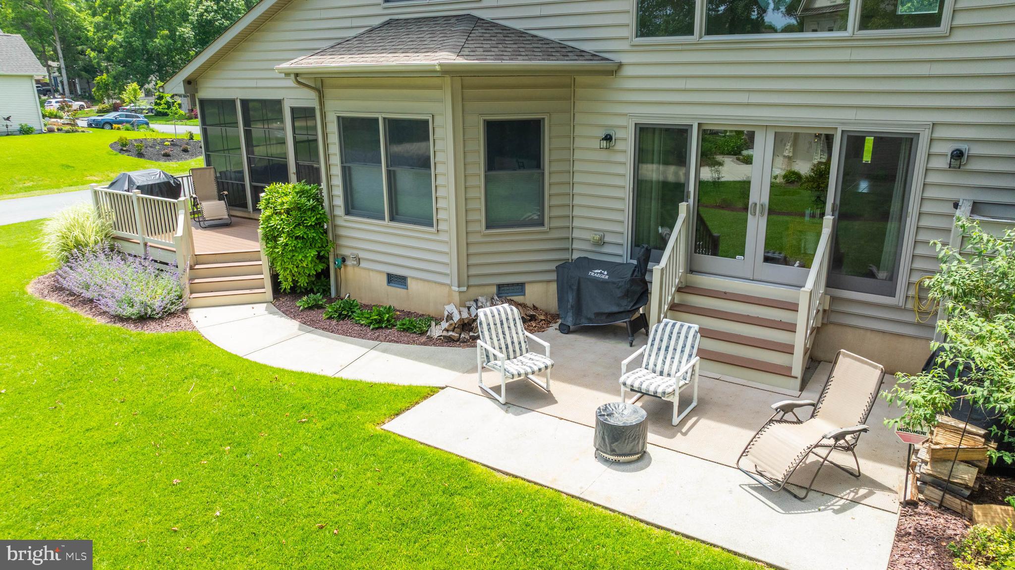 BAY COLONY - Residential