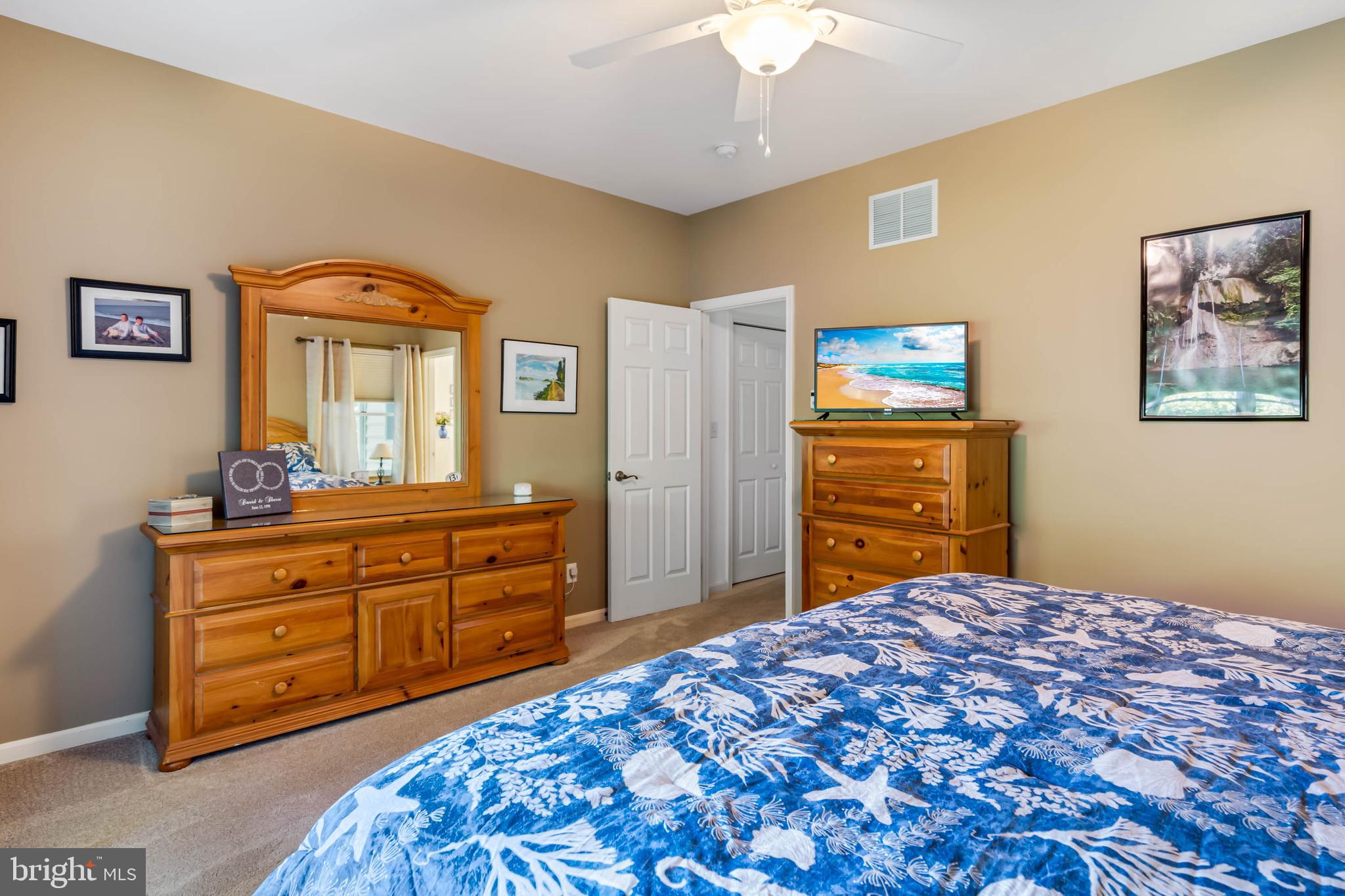 BAY COLONY - Residential