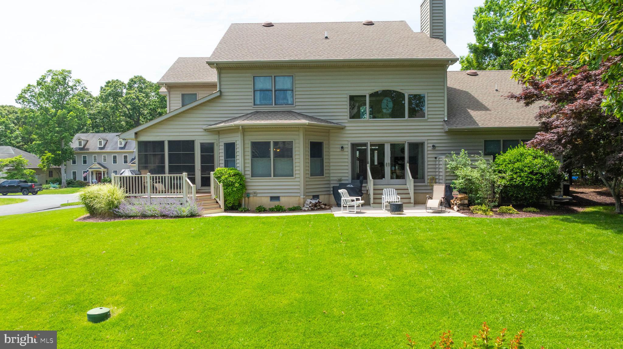 BAY COLONY - Residential