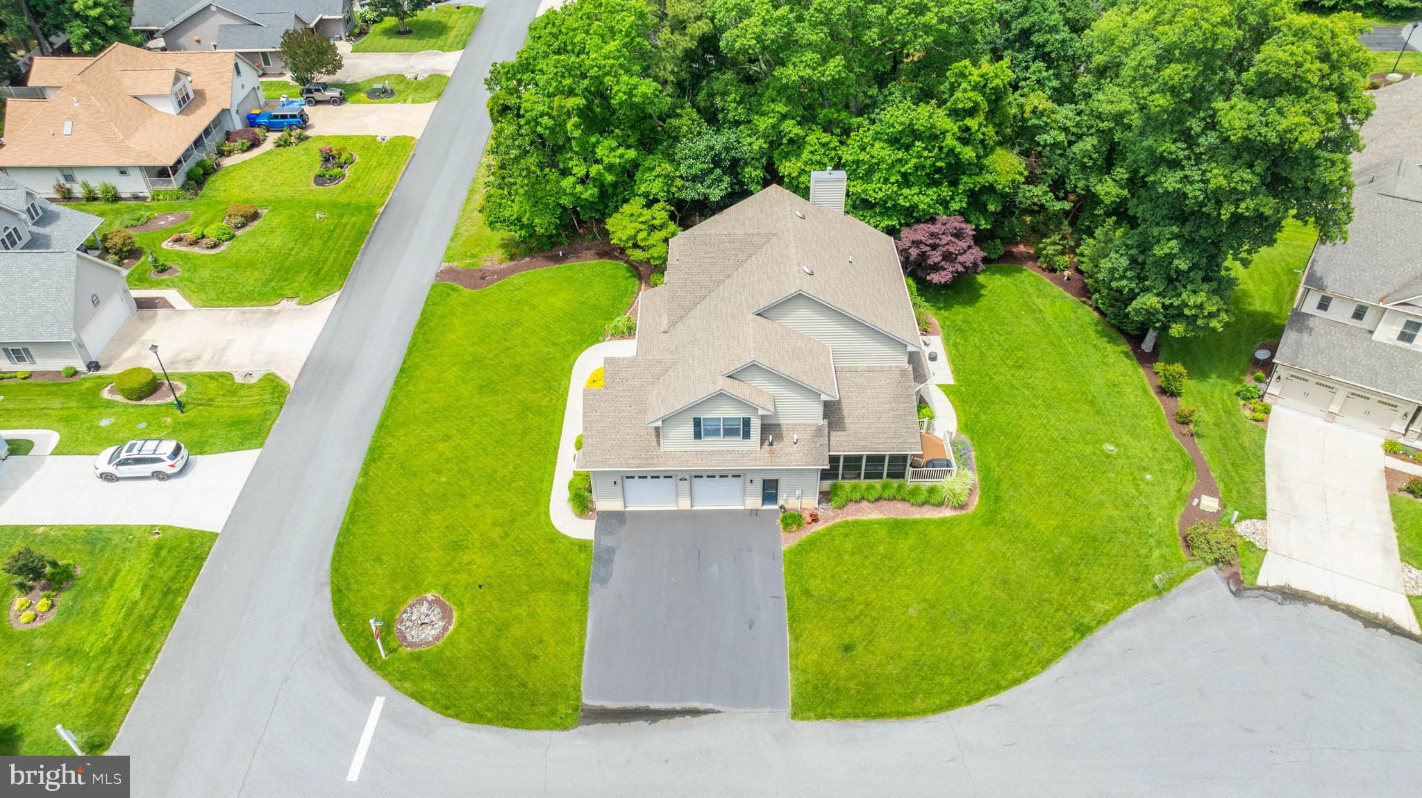 BAY COLONY - Residential