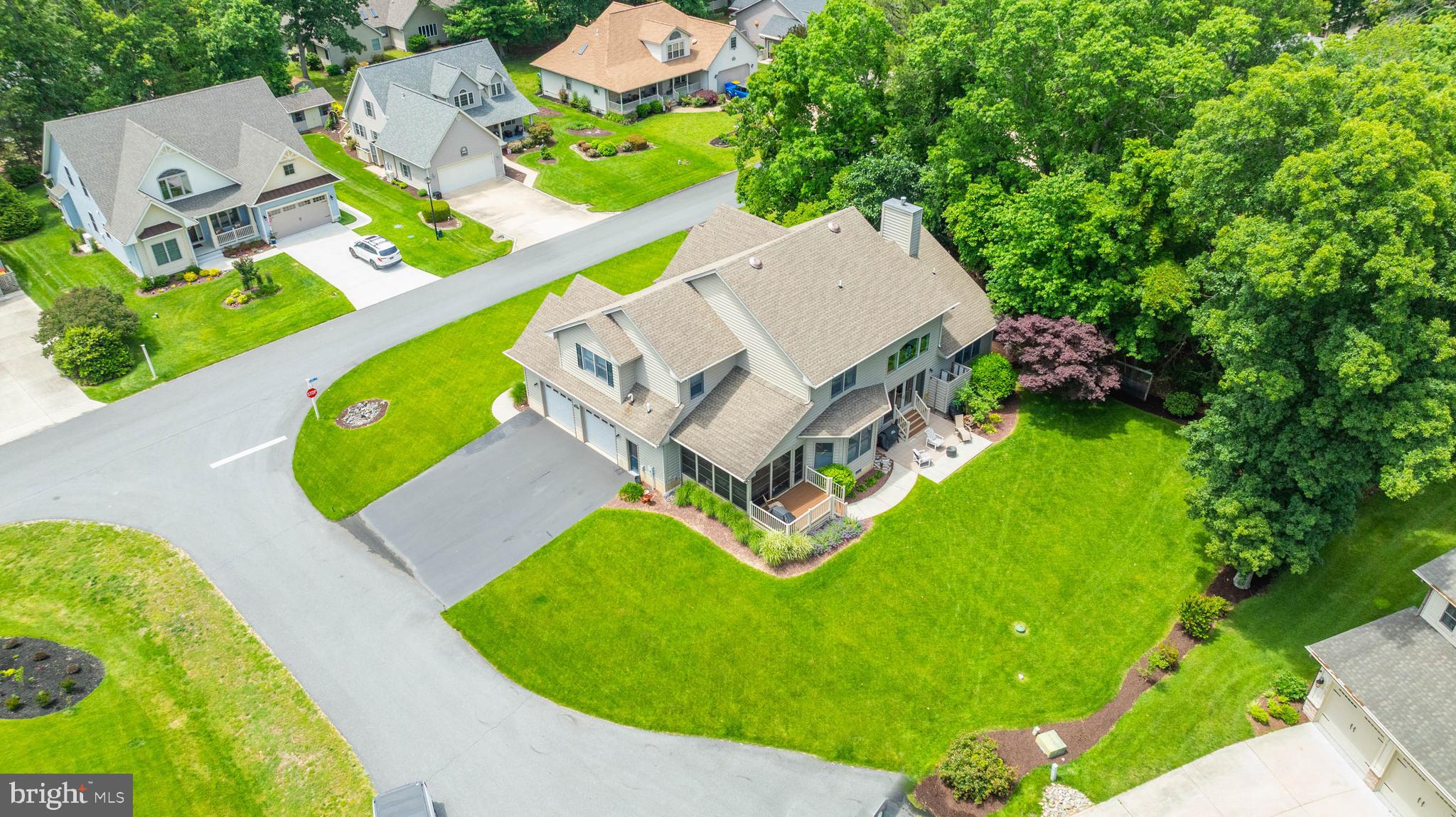 BAY COLONY - Residential