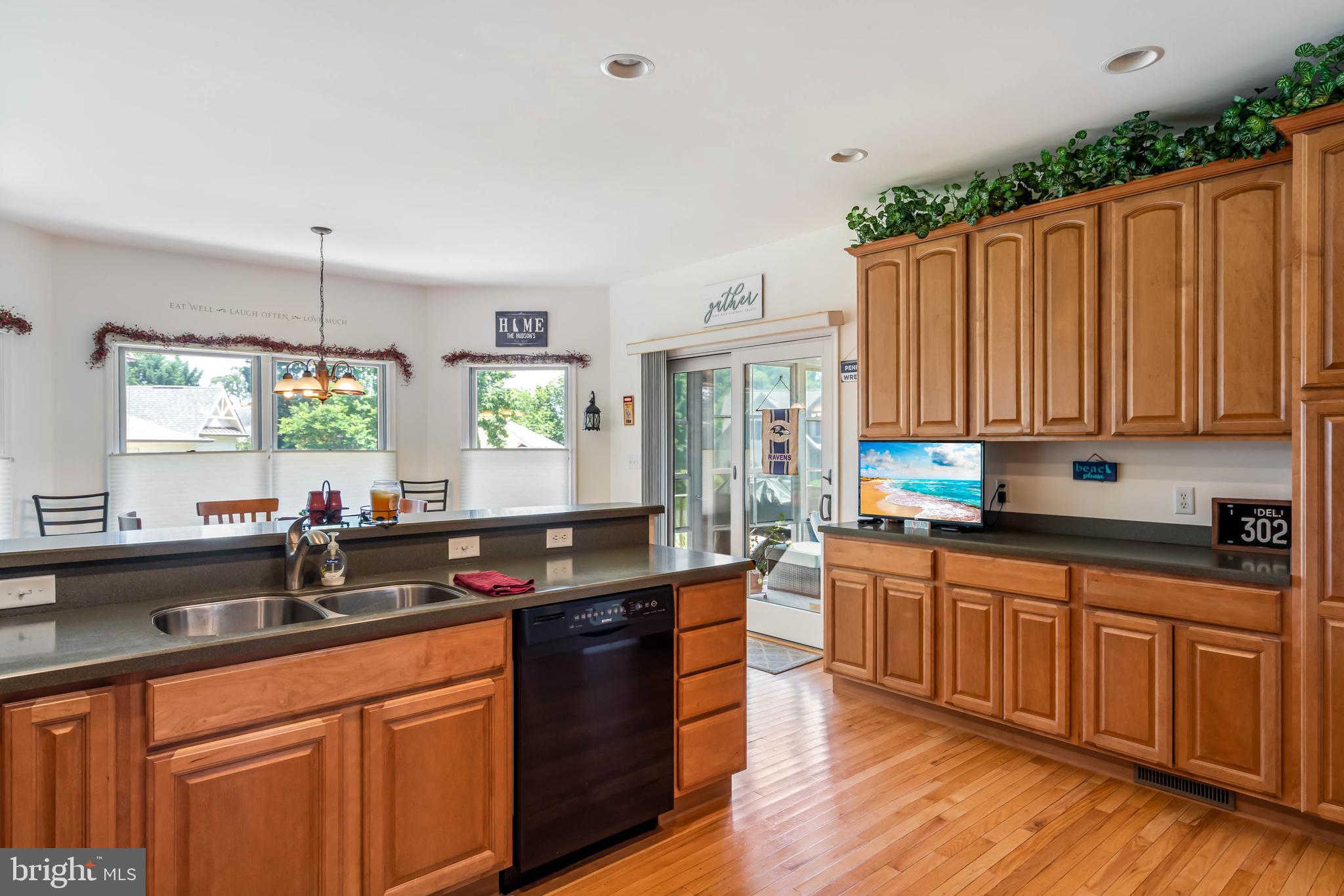 BAY COLONY - Residential