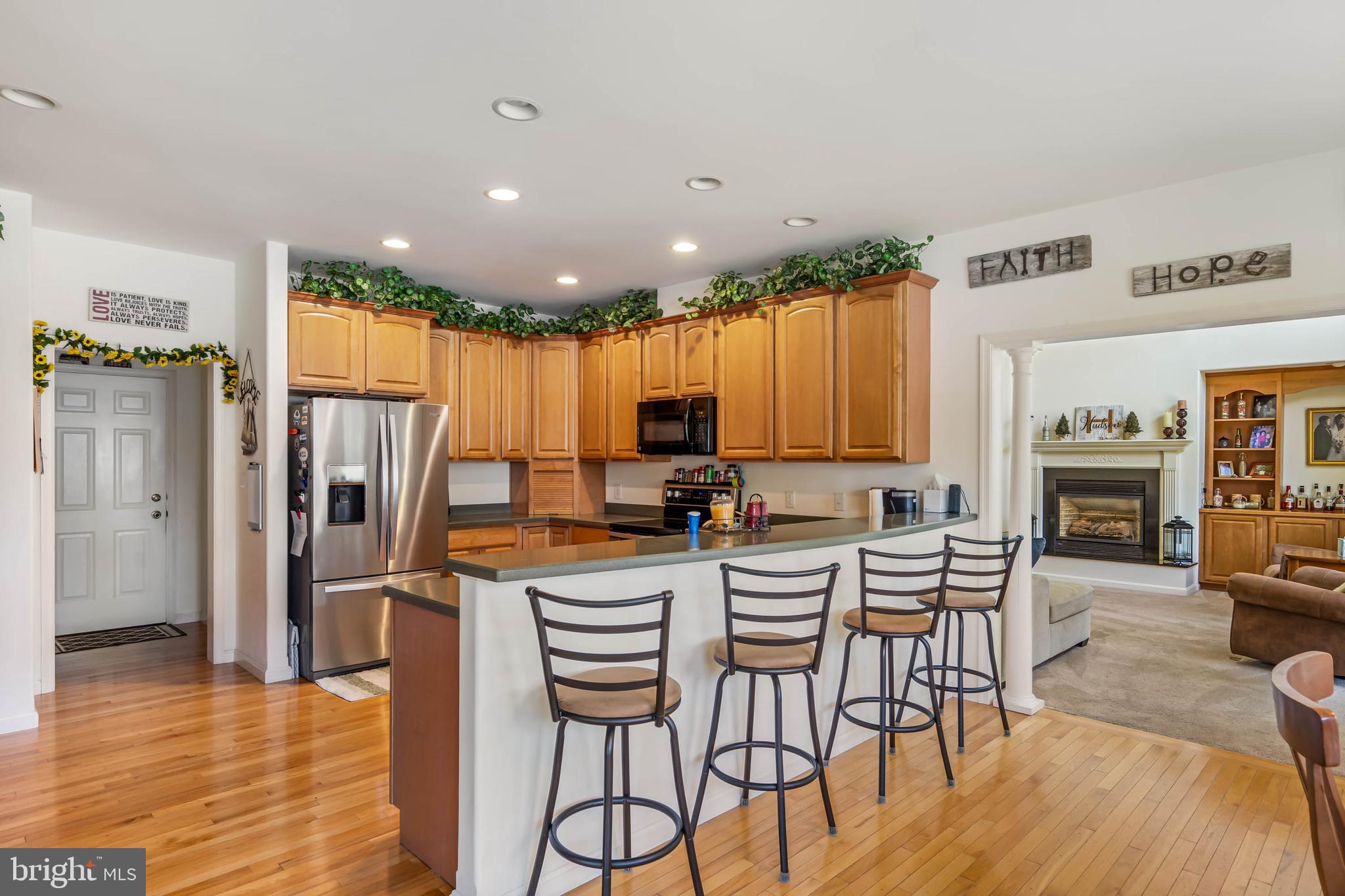 BAY COLONY - Residential